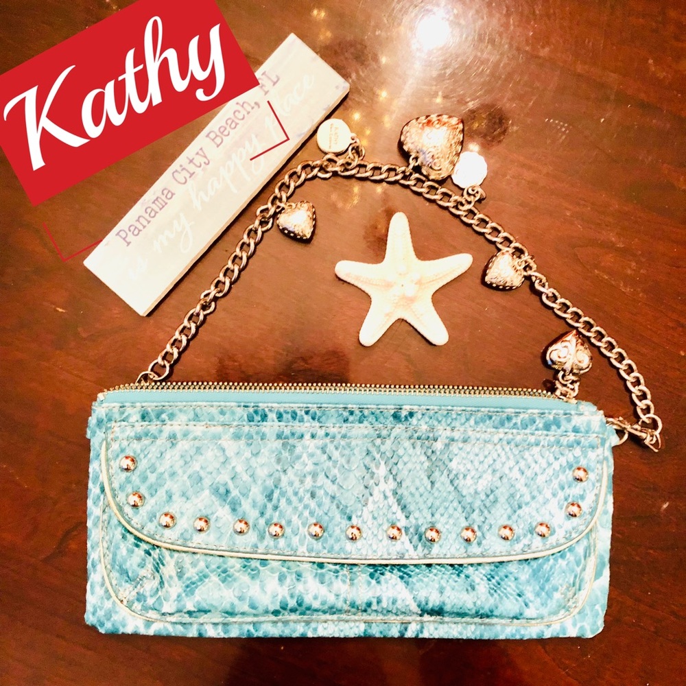 Kathy Van Zeeland signature chain shoulder purse👛 (Smoke Free Home)